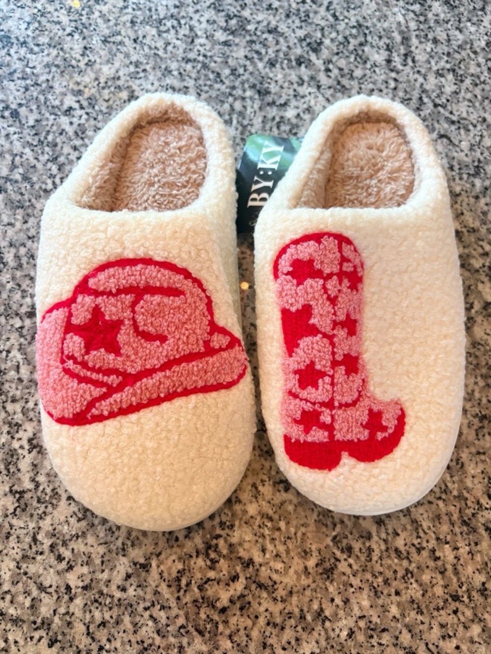 ♥️💖  Hat & Boots Slippers Cream & Pink Fuzzy Shoes Indoor & Outdoors